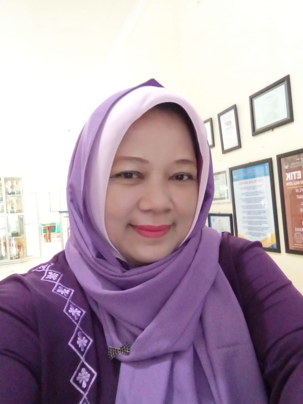 LISA WAHYU CATERINA, SS.